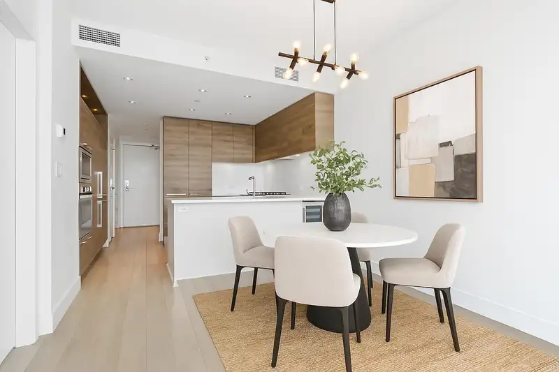 1007 7388 KINGSWAY - photo 3 of 38
