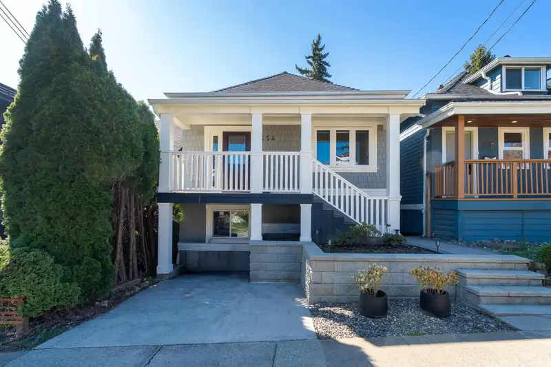 454 E 28TH AVENUE - photo 3 of 34