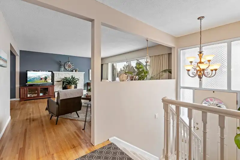 883 GLENCOE DRIVE - photo 3 of 36