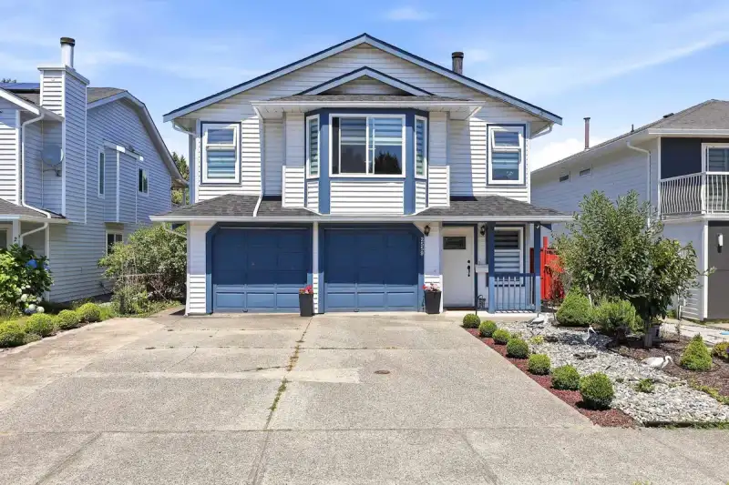 2559 RAVEN COURT - photo 1 of 33