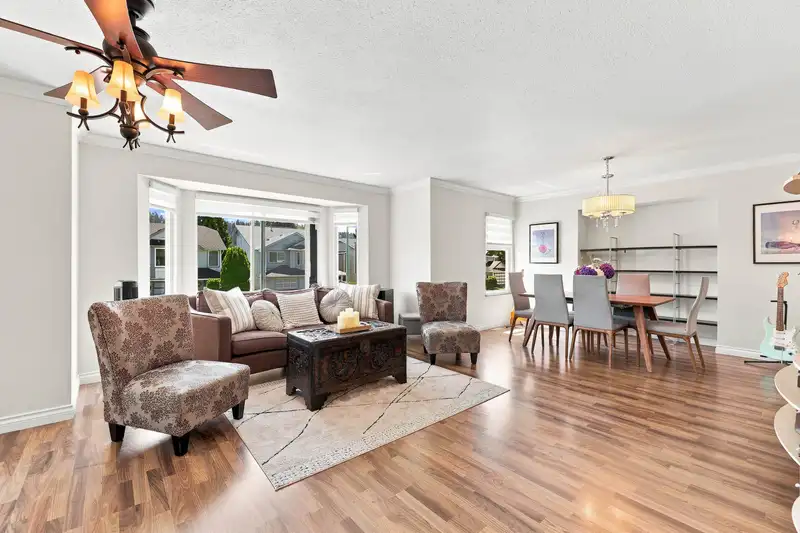 2559 RAVEN COURT - photo 2 of 33