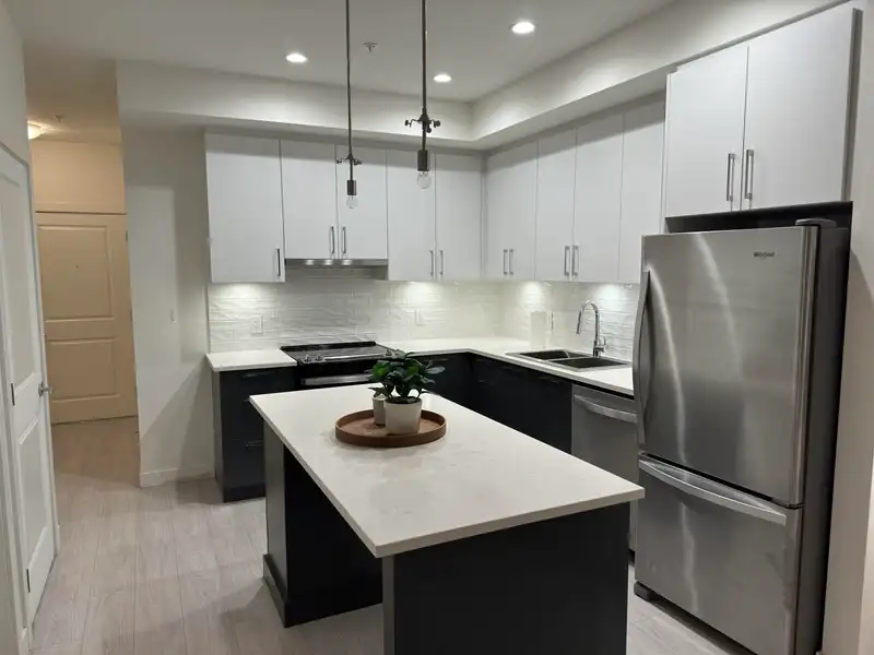 B401 20834 80 AVENUE - photo 2 of 10