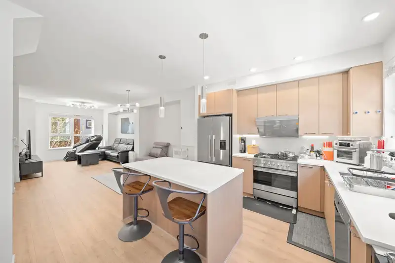 31 10311 RIVER DRIVE - photo 3 of 40