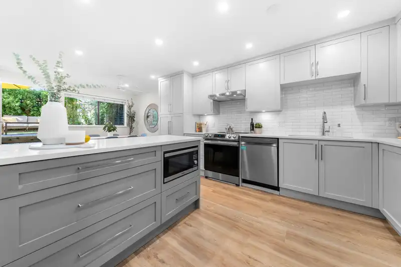 105 777 EIGHTH STREET - photo 4 of 28