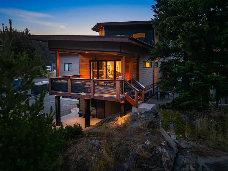 7456 DOGWOOD STREET - photo 2 of 25