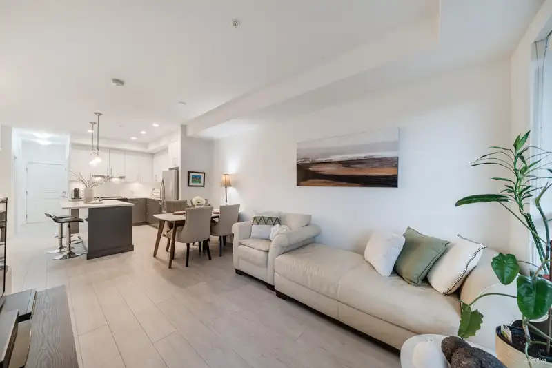 B106 20834 80 AVENUE - photo 1 of 22