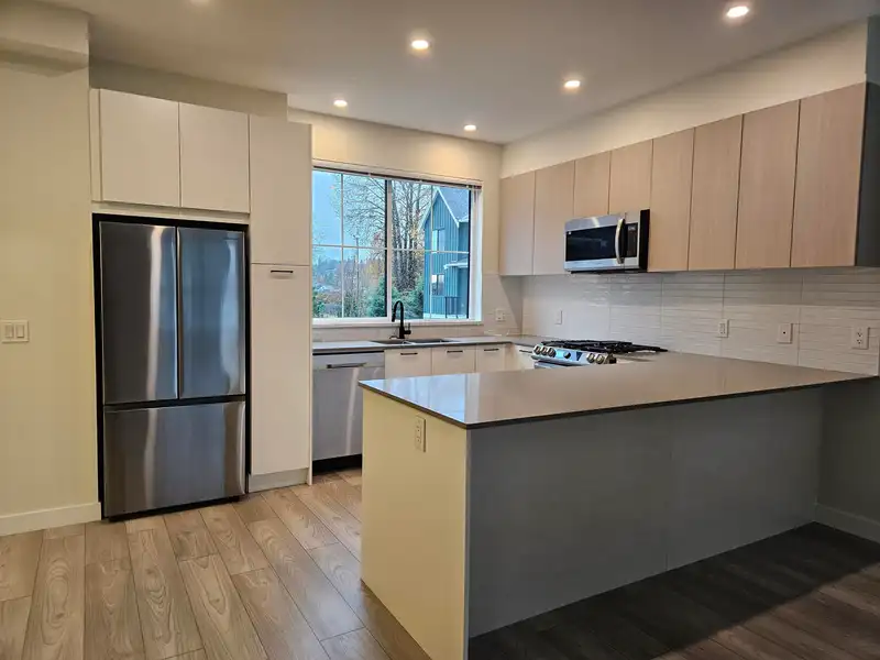 139 488 FURNESS STREET - photo 4 of 16