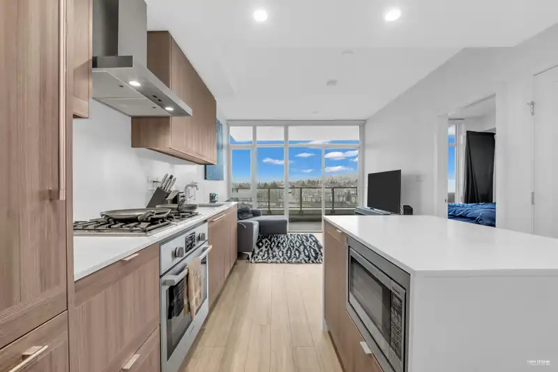 1805 2351 BETA AVENUE - photo 4 of 34