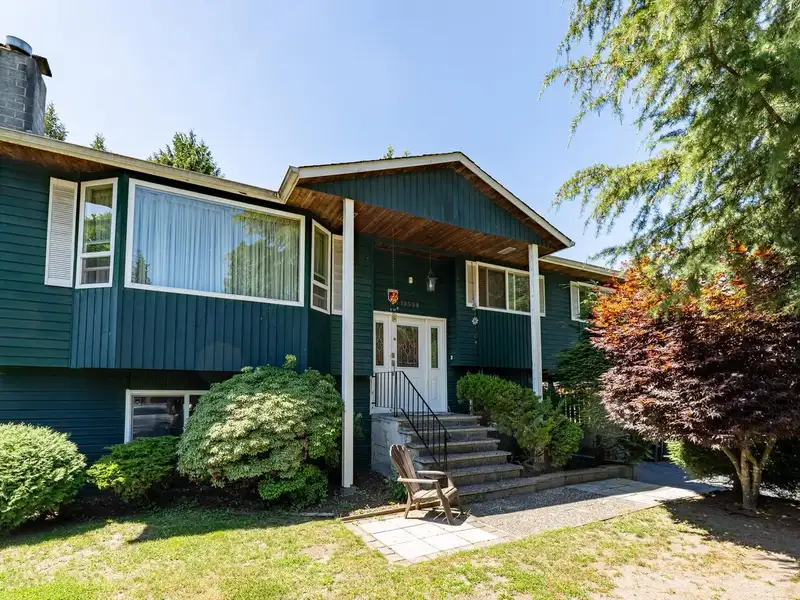 19558 120B AVENUE - photo 1 of 31