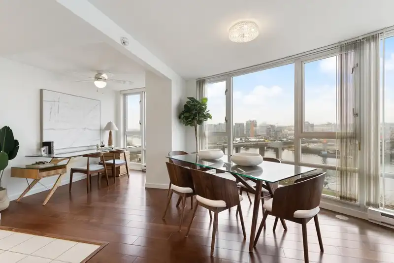 1006 1033 MARINASIDE CRESCENT - photo 3 of 39
