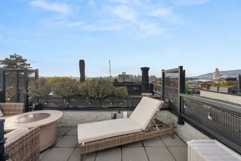 4 1851 ADANAC STREET - photo 1 of 25