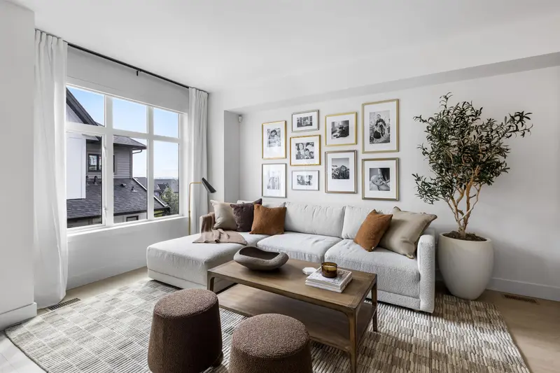 126 3546 MONSON CRESCENT - photo 3 of 14