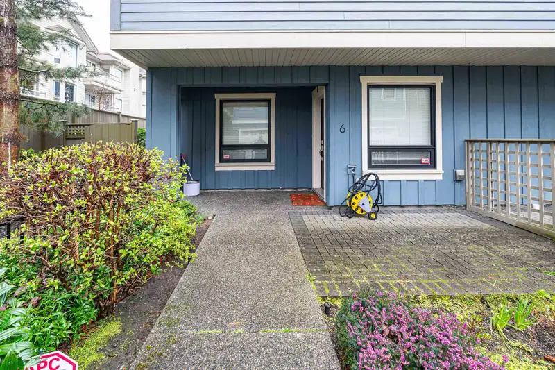 6 6028 MAPLE ROAD - photo 3 of 19