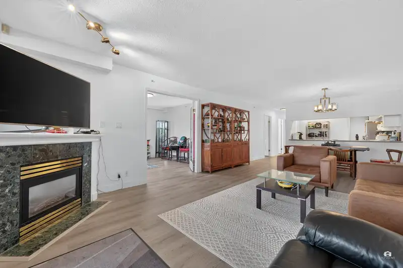 109 5860 DOVER CRESCENT - photo 3 of 23