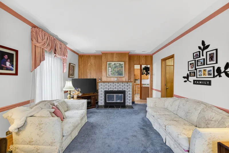 2284 E 45TH AVENUE - photo 4 of 25