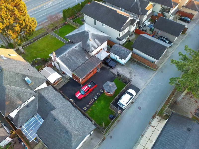 9211 NO. 1 ROAD - photo 3 of 8