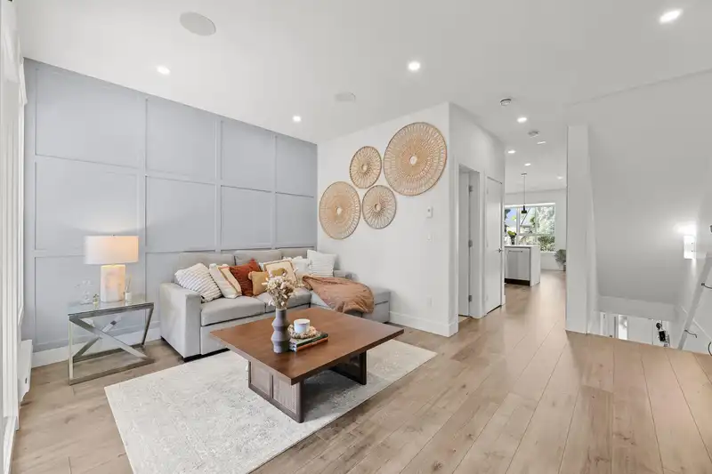 34 7177 194A STREET - photo 2 of 33