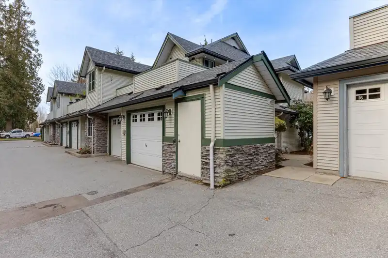 14 19034 MCMYN ROAD - photo 2 of 35