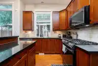 6075 165A STREET - thumbnail 11