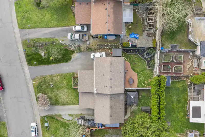 2731 SANDON DRIVE - photo 3 of 26