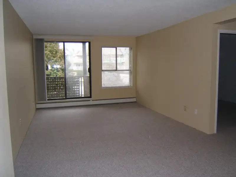 306 10698 151A STREET - photo 4 of 27