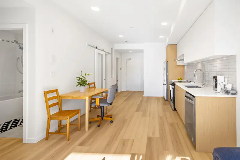 302 37994 2ND AVENUE - photo 2 of 24