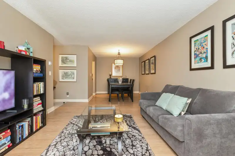206 1740 SOUTHMERE CRESCENT - photo 4 of 21