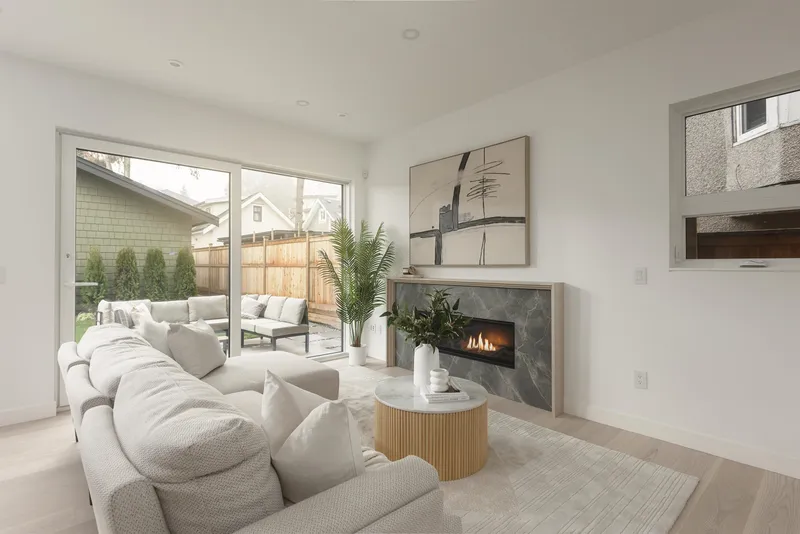 2 2755 W 11TH AVENUE - photo 2 of 25