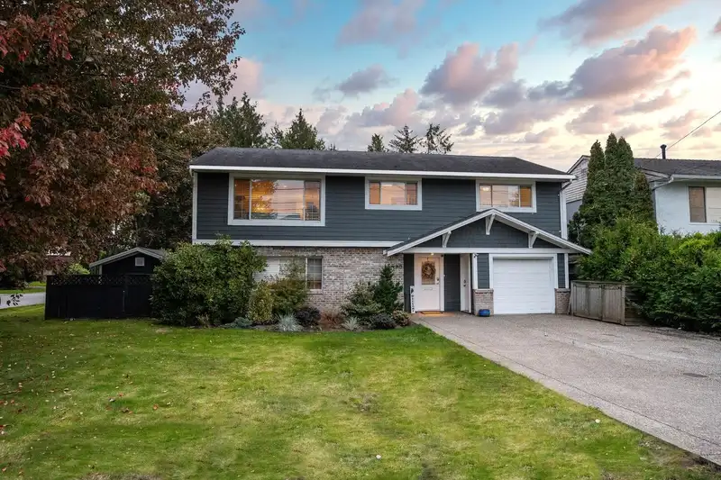 5488 WESTMINSTER AVENUE - photo 2 of 30