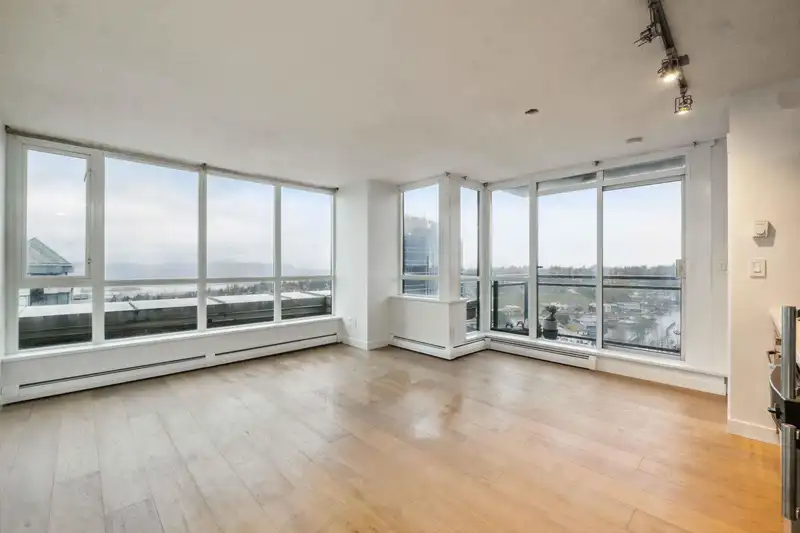 2110 10777 UNIVERSITY DRIVE - photo 3 of 13