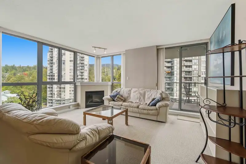 1006 295 GUILDFORD WAY - photo 4 of 25