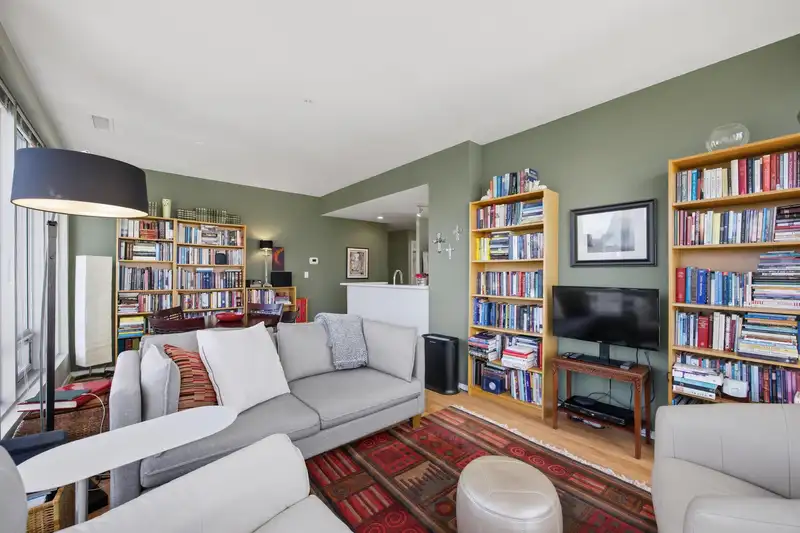 1607 989 NELSON STREET - photo 4 of 32