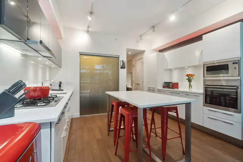 225 108 E 1ST AVENUE - photo 4 of 23
