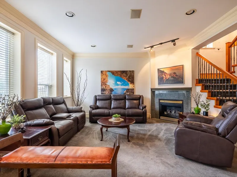 10419 WILTSHIRE BOULEVARD - photo 3 of 25