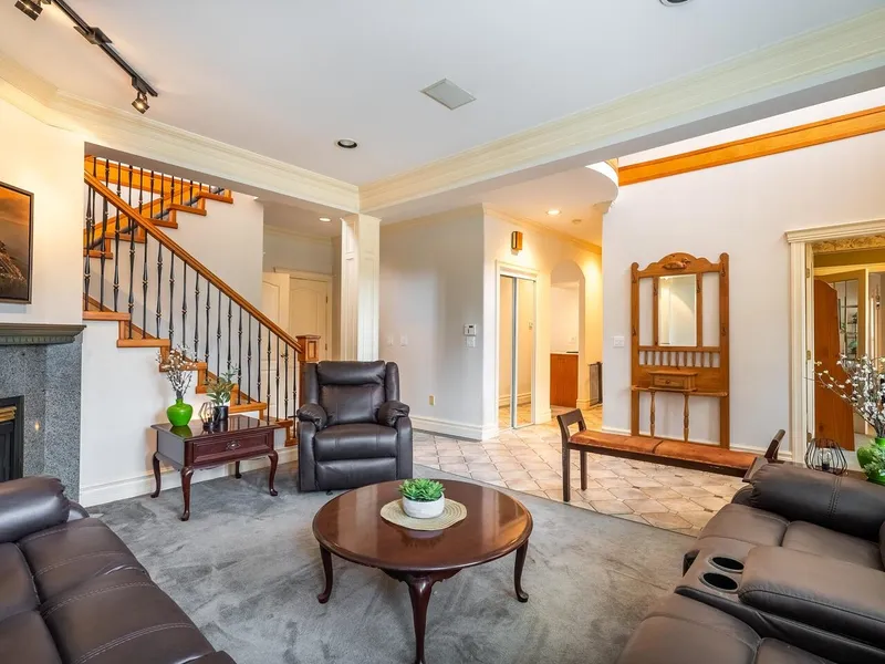 10419 WILTSHIRE BOULEVARD - photo 4 of 25