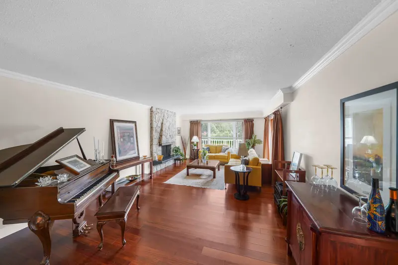 5174 DENNISON DRIVE - photo 2 of 25