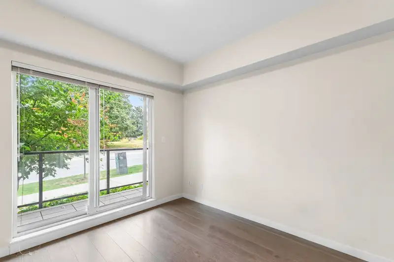 102 13768 108 AVENUE - photo 2 of 23