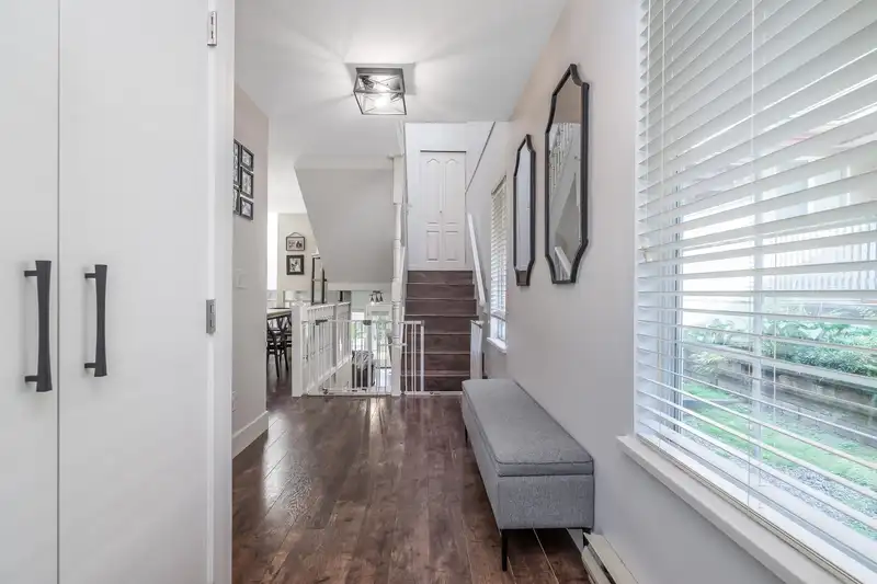 120 100 LAVAL STREET - photo 4 of 36