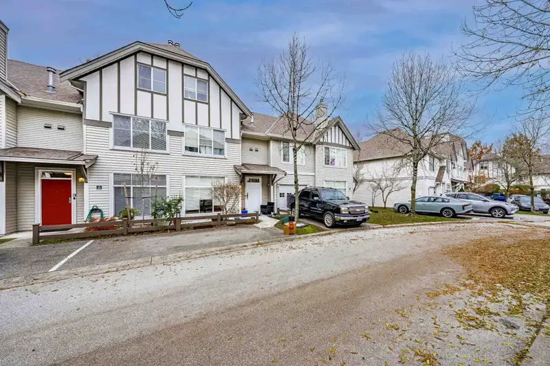 65 6465 184A STREET - photo 2 of 40