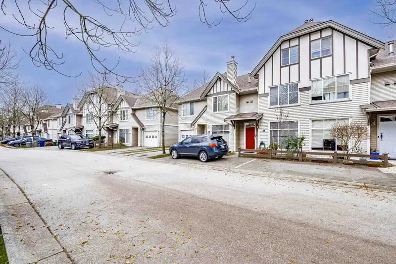 65 6465 184A STREET - photo 3 of 40