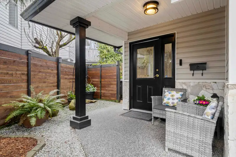 636 SWANSON PLACE - photo 2 of 40