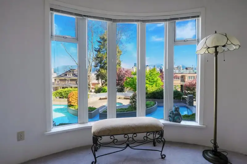 211 1210 W 8TH AVENUE - photo 3 of 36