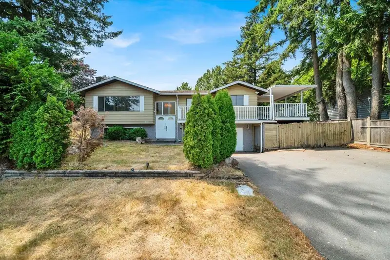 8531 116A STREET - photo 2 of 29