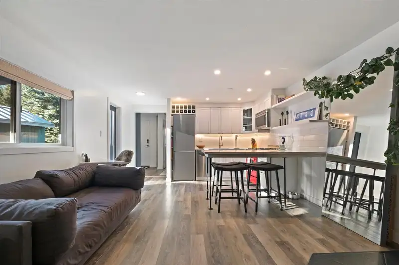 26 6800 CRABAPPLE DRIVE - photo 4 of 27