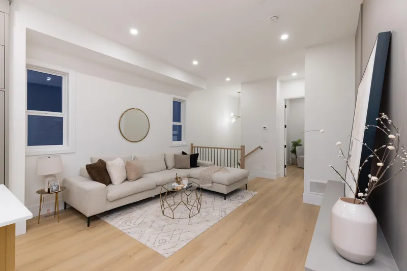 102 1820 165A STREET - photo 4 of 16