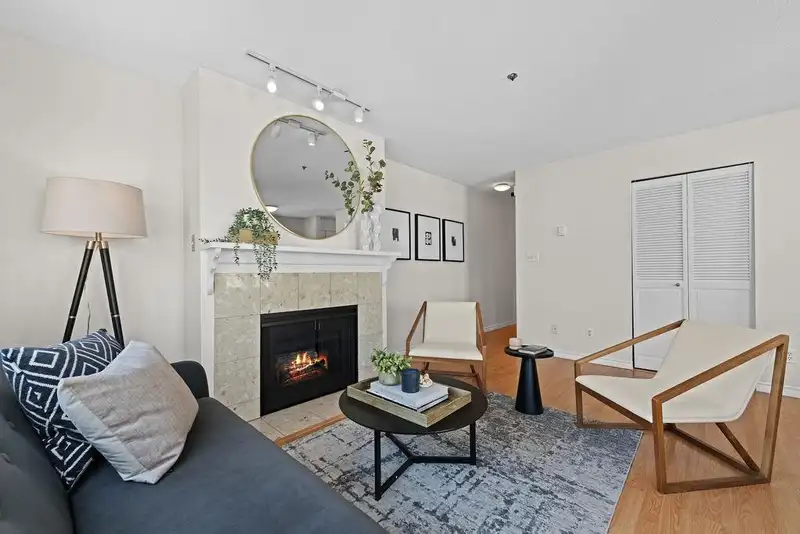 206 629 7TH AVENUE - photo 2 of 40