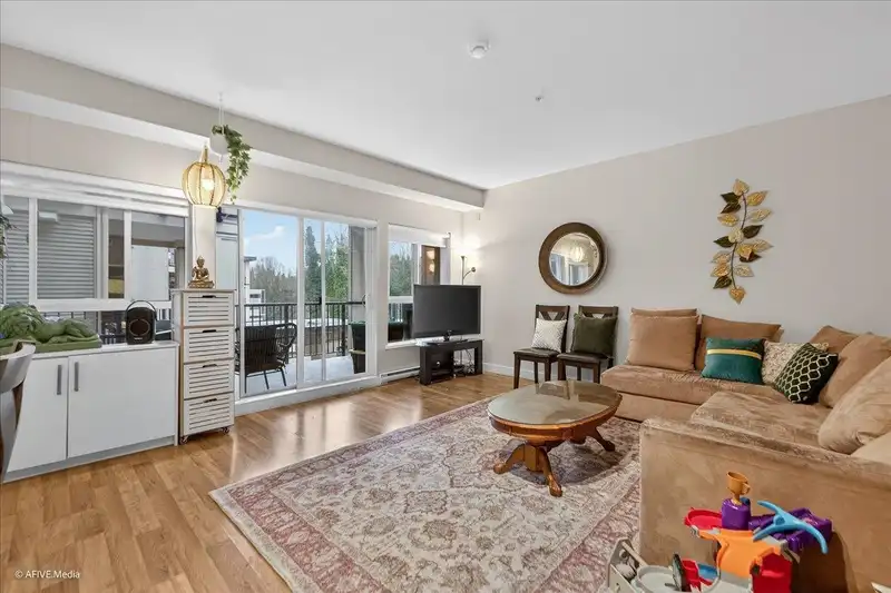 324 9655 KING GEORGE BOULEVARD - photo 1 of 27