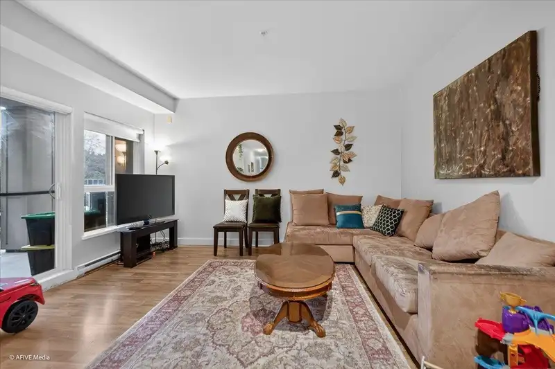 324 9655 KING GEORGE BOULEVARD - photo 2 of 27
