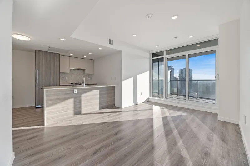 1804 10333 133 AVENUE - photo 2 of 25