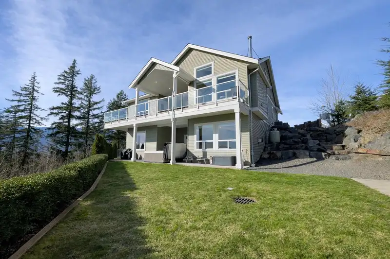 1399 HIGHLANDS BOULEVARD - photo 4 of 40